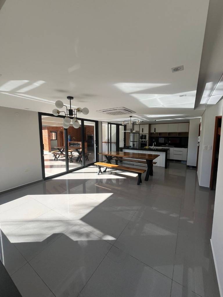 Beautiful house in San Pedro, 5 minutes from downtown Encarnación - imagen 3