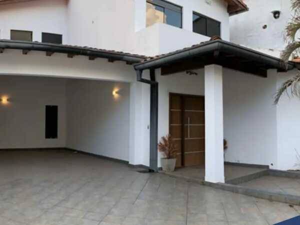 Commercial / House for Sale in Lambaré, Central - 2