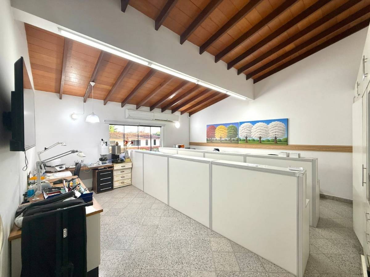 Commercial / House for Sale in Lambaré, Central - 10