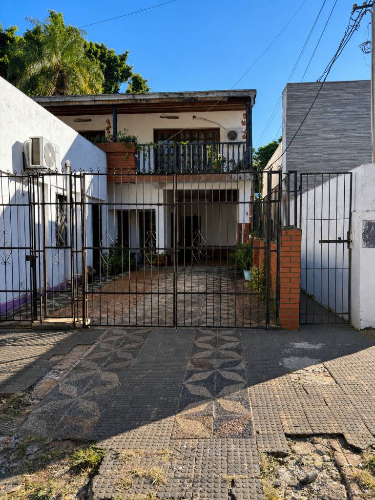 House in the heart of the city - Encarnación, Itapúa - imagen 2
