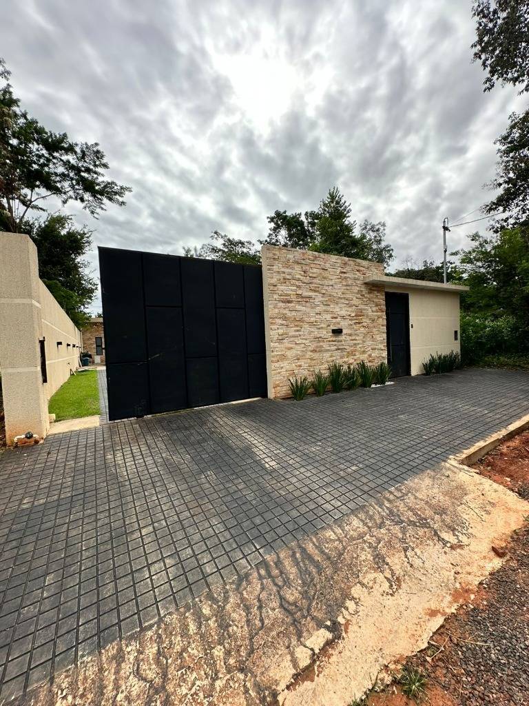 HOUSE FOR SALE IN SAN LORENZO | CAPILLA DEL MONTE NEIGHBORHOOD, Asuncion - imagen 10