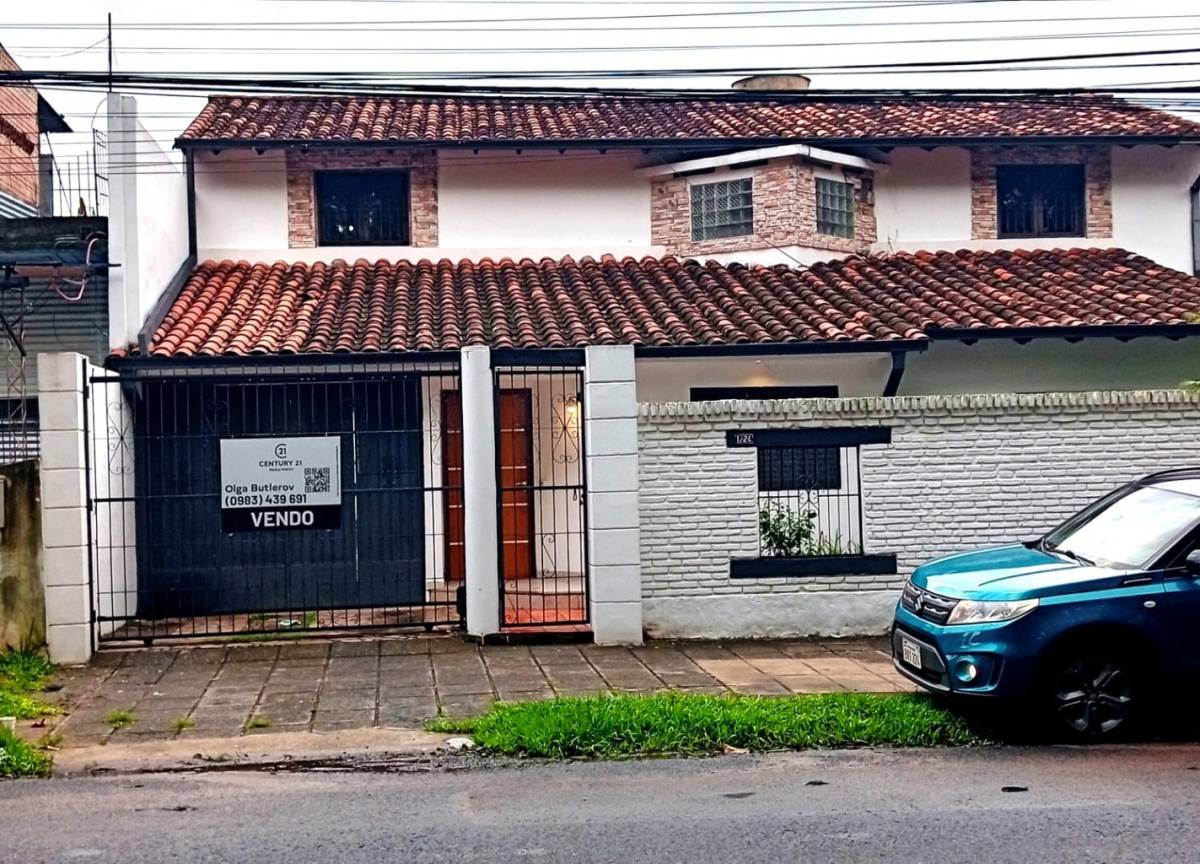 House for Sale in Fernando de la Mora, Central - 1