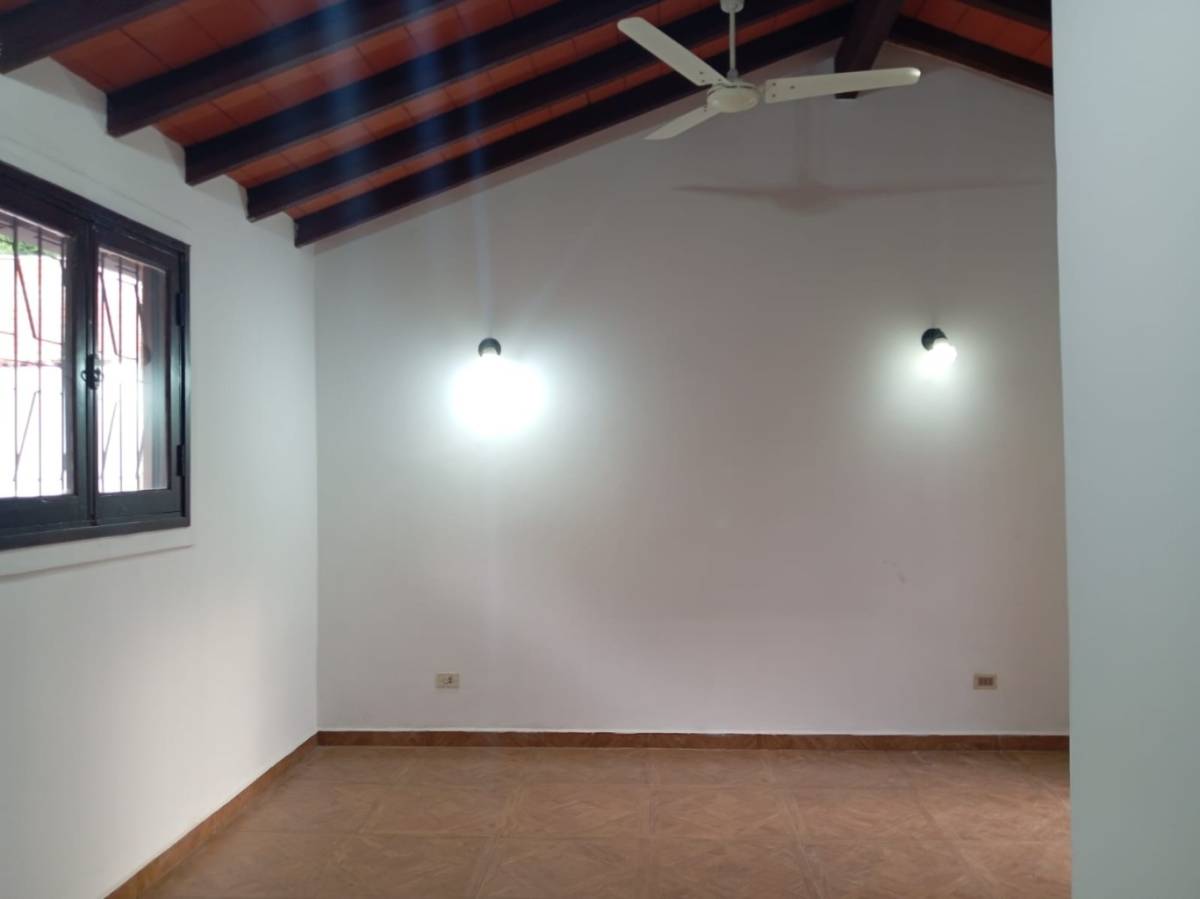 House for Sale in Fernando de la Mora, Central - 9