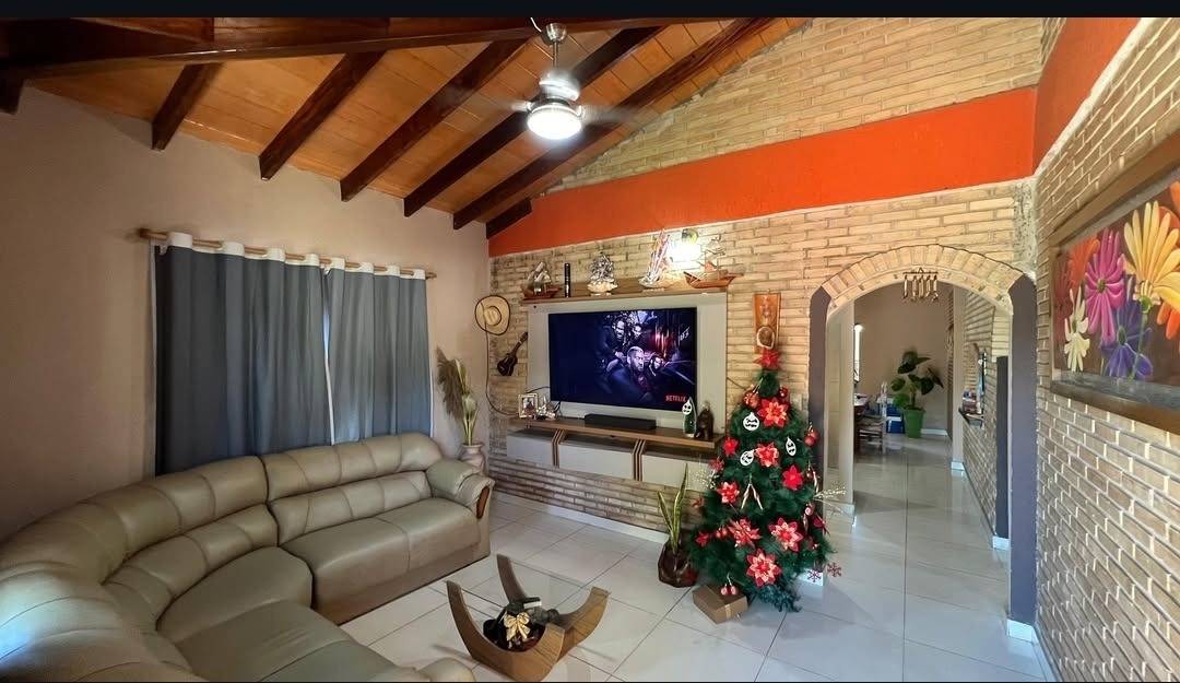 SPACIOUS AND ELEGANT RESIDENCE IN SAN LORENZO - 3