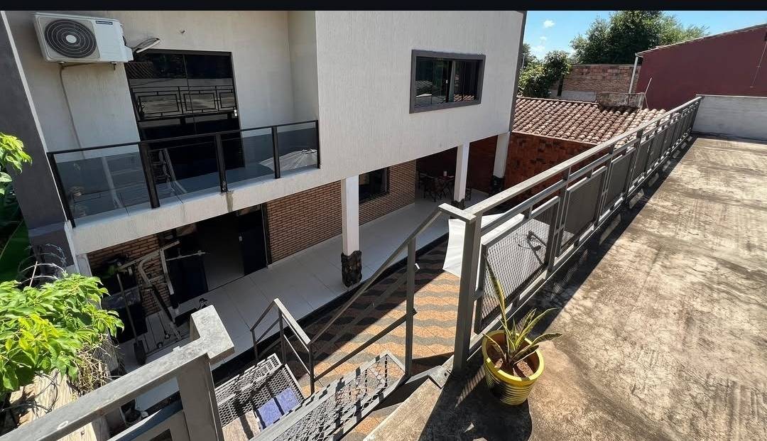 SPACIOUS AND ELEGANT RESIDENCE IN SAN LORENZO - 7