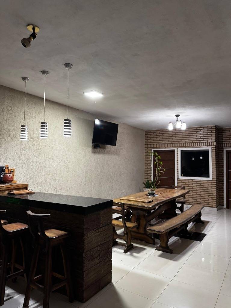 SPACIOUS AND ELEGANT RESIDENCE IN SAN LORENZO - 10