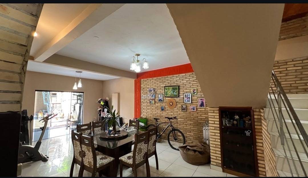SPACIOUS AND ELEGANT RESIDENCE IN SAN LORENZO - 16