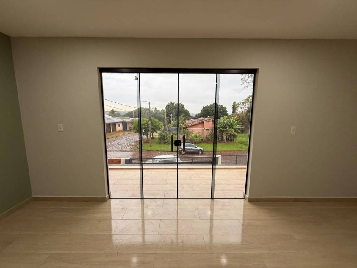 Large plot of land with a brand new house in a residential area - imagen 5