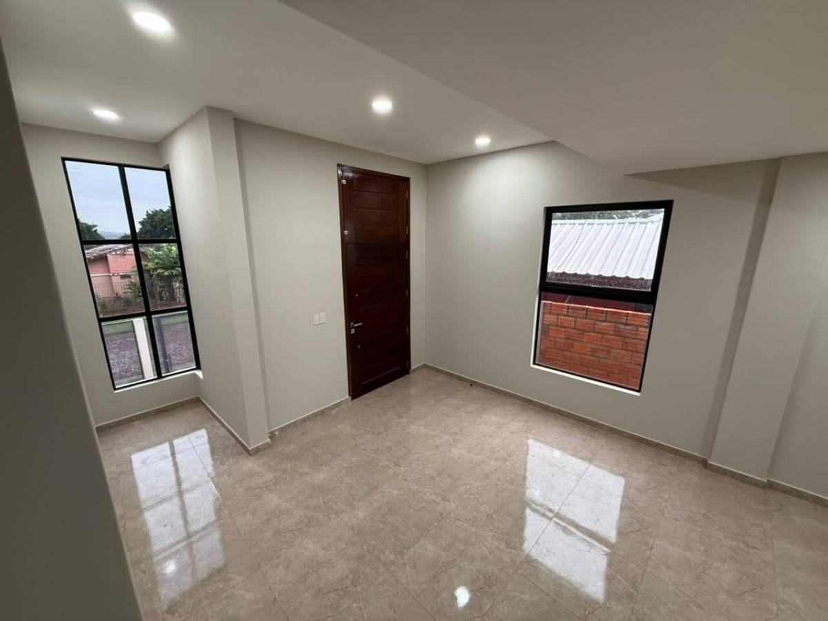 Large plot of land with a brand new house in a residential area - imagen 6