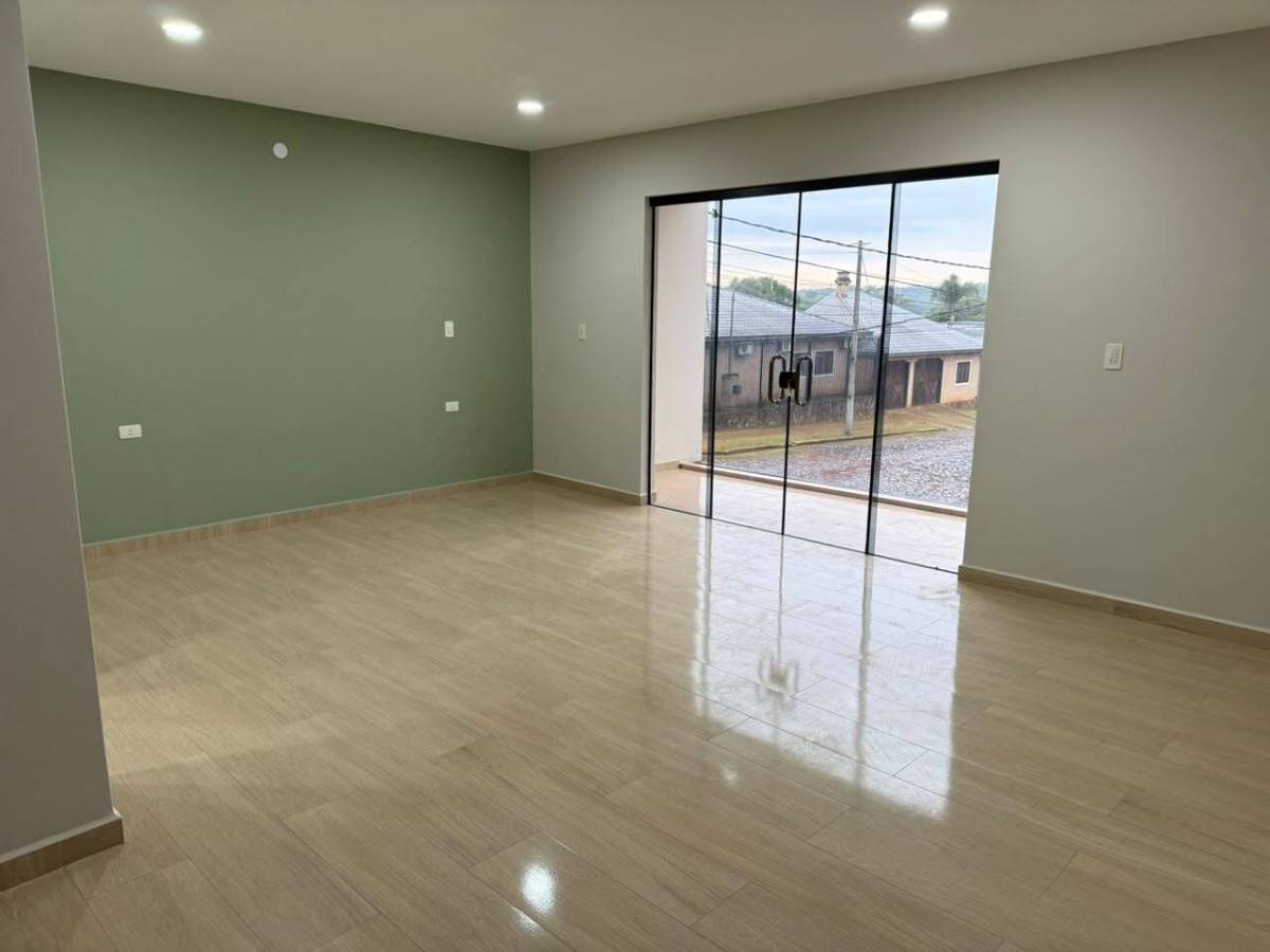 Large plot of land with a brand new house in a residential area - imagen 9
