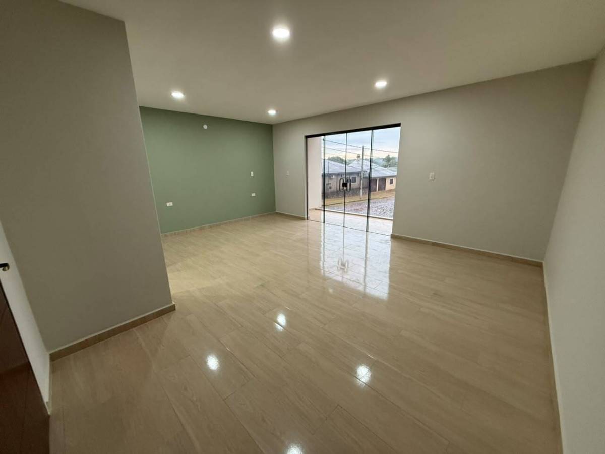 Large plot of land with a brand new house in a residential area - imagen 16