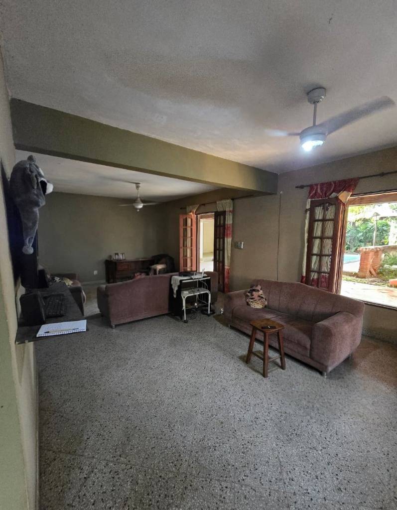 Prime Property with Access to 3 Streets, Minutes from Pinedo Shopping Mall, Fernando de la morra Asunción - 5