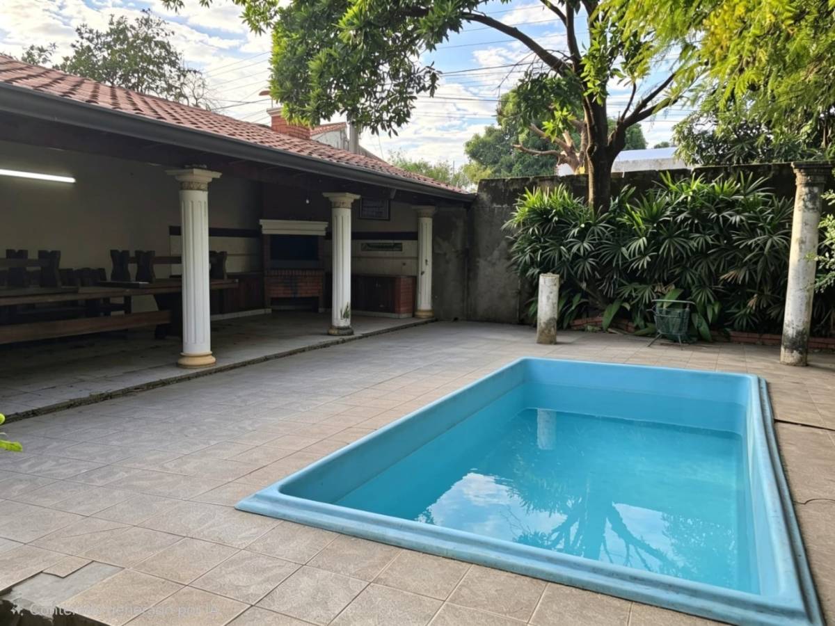 Prime Property with Access to 3 Streets, Minutes from Pinedo Shopping Mall, Fernando de la morra Asunción - 6