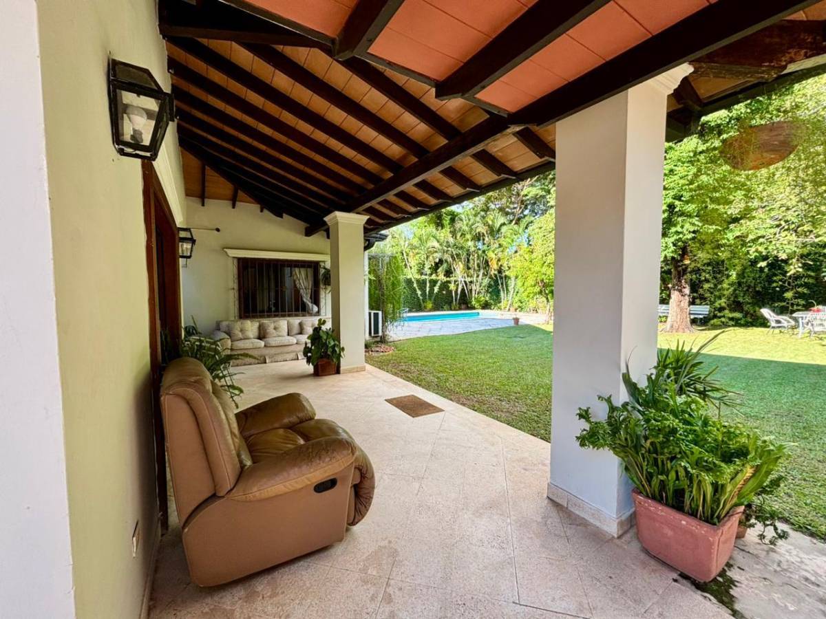 House for sale in Mburicaó | Prime location with great potential - 8