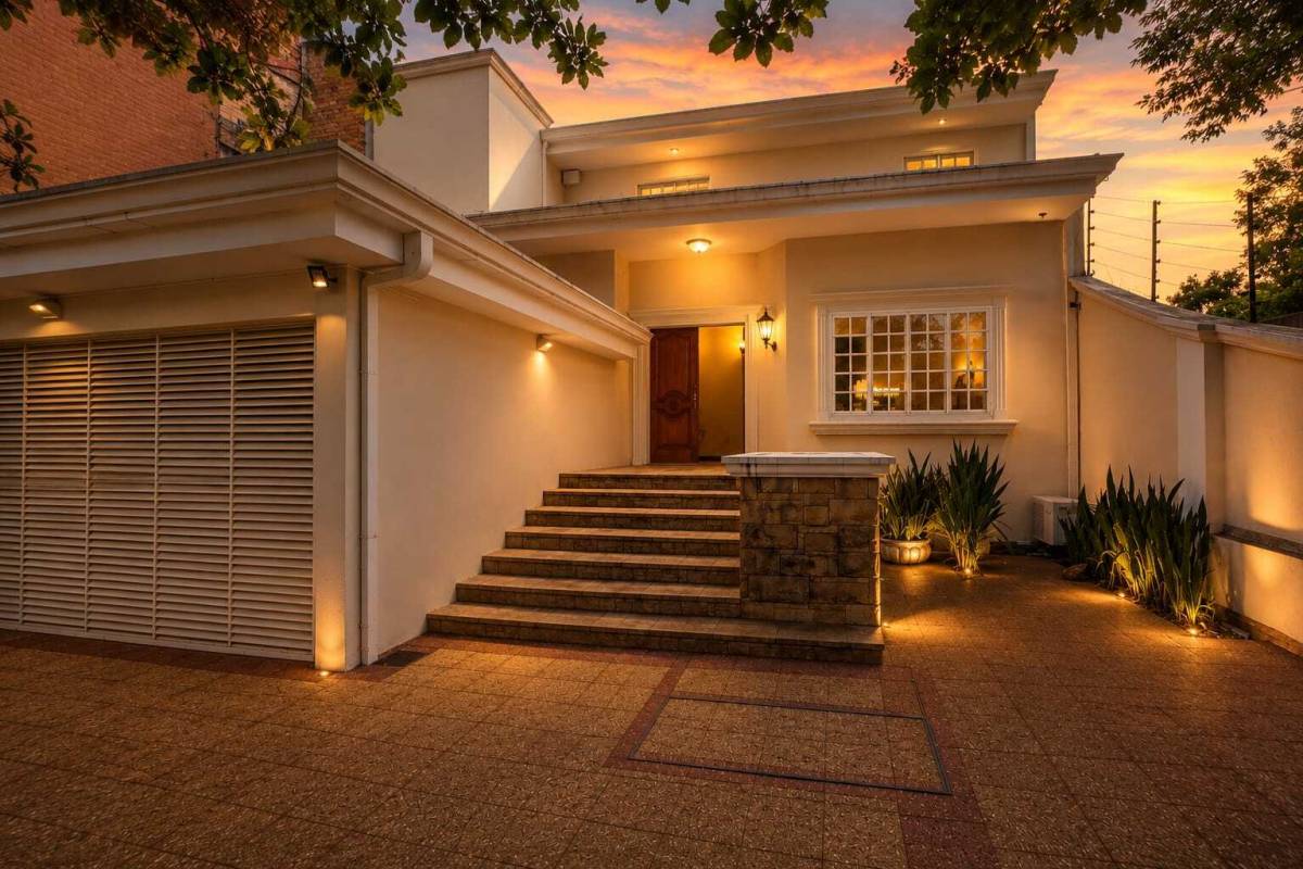 House for sale in Manora neighborhood, Asunción - 1