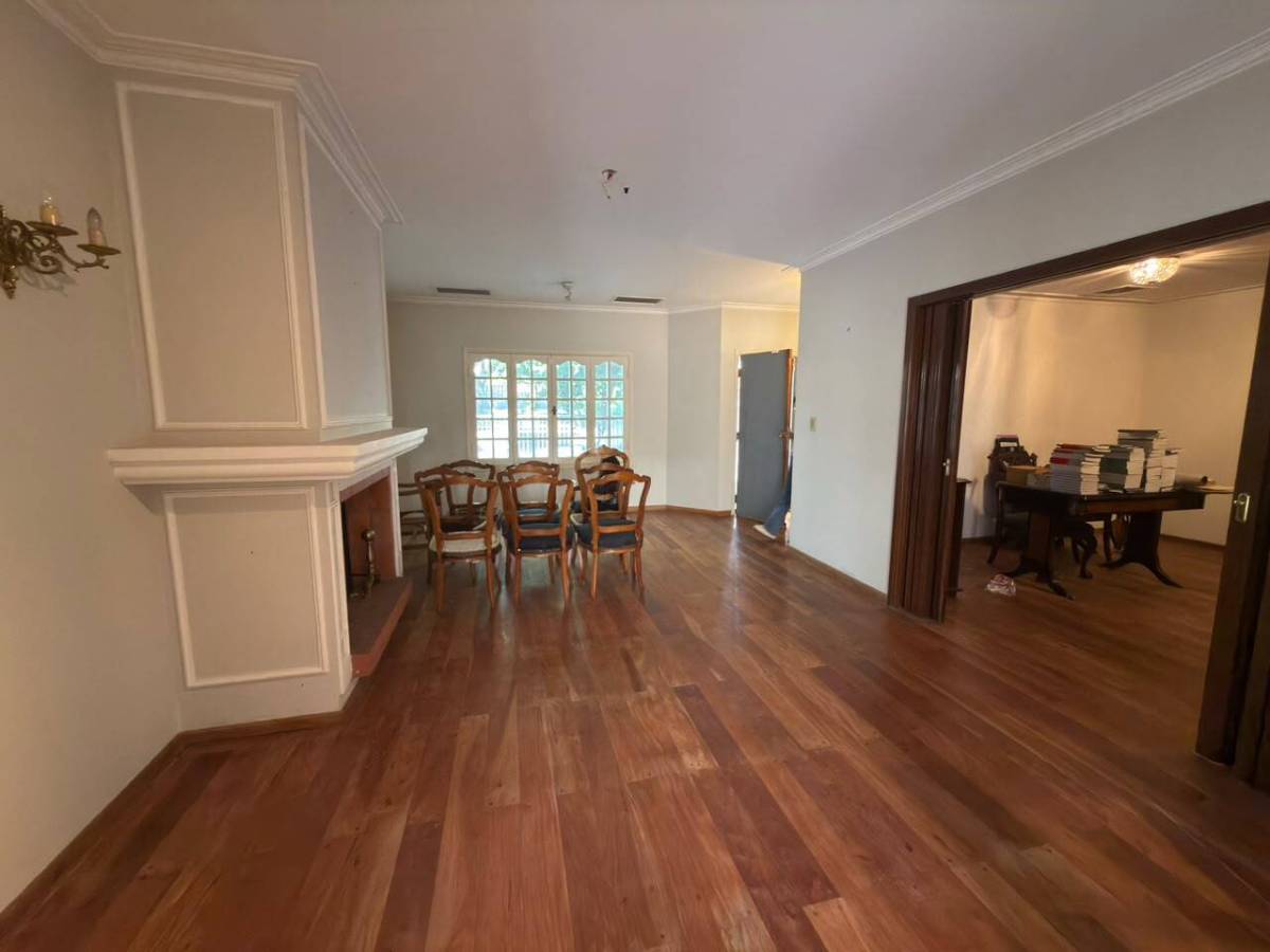 House for sale in Manora neighborhood, Asunción - 2