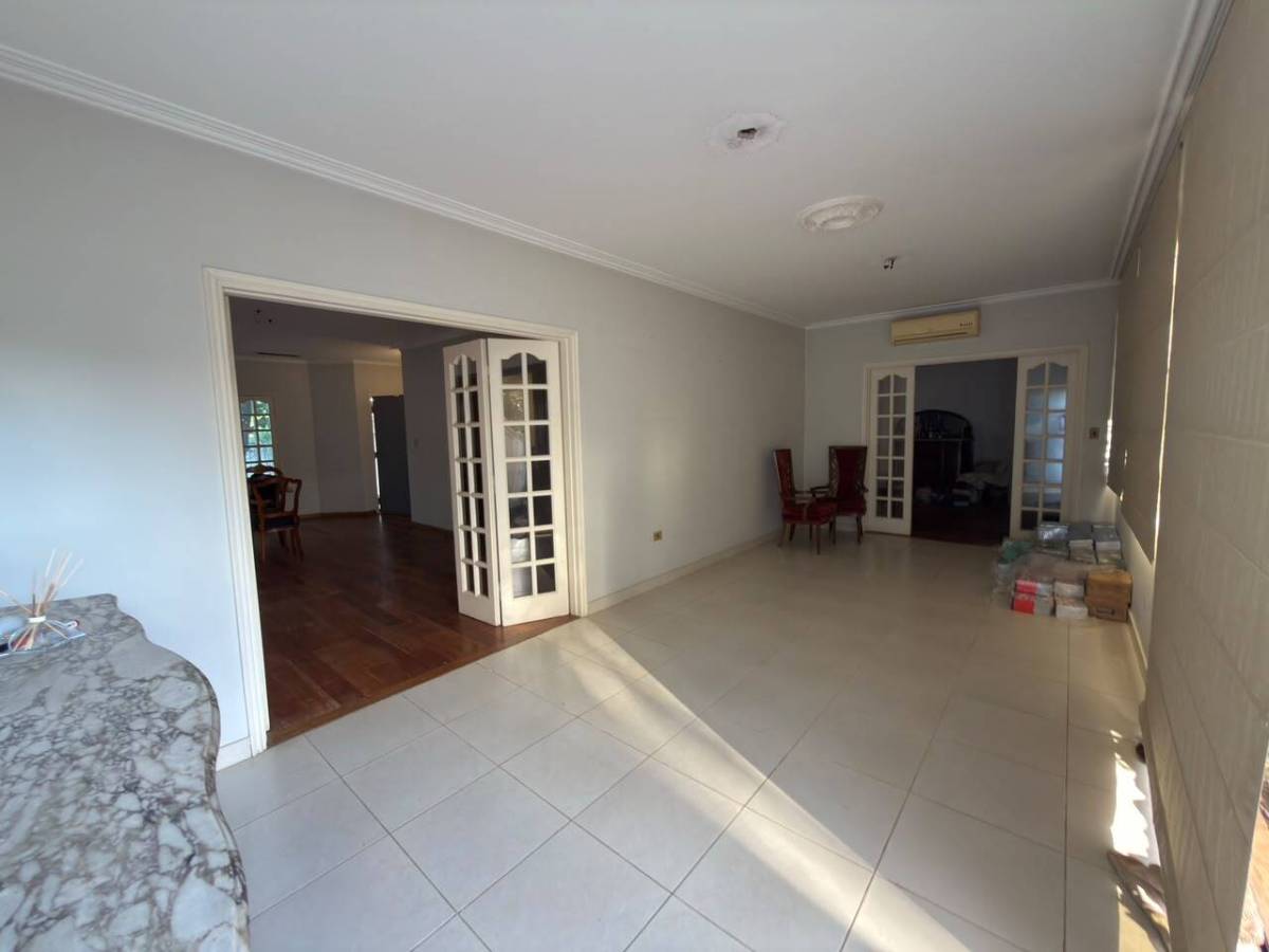 House for sale in Manora neighborhood, Asunción - 3