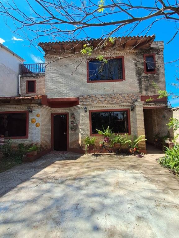House for Sale in Fernando de la Mora, Central - 11