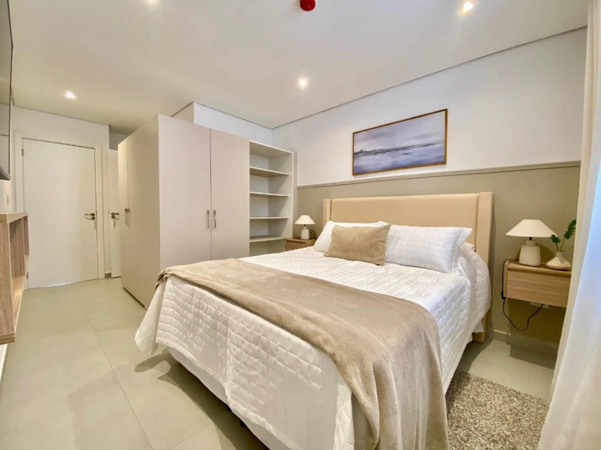TWO-BEDROOM APARTMENT EN SUITE ON MOLAS LOPEZ - 7