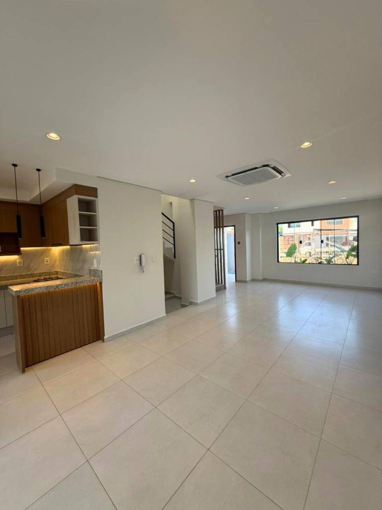 selling a brand new duplex in Luque Loma Merlo (Z/Airport) - 4
