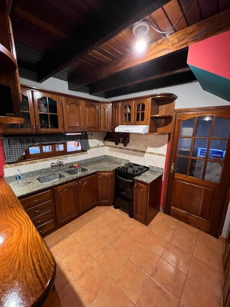 Incredible house in a residential neighborhood, for Sale in Encarnación - imagen 3