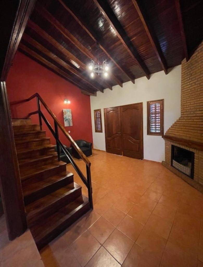 Incredible house in a residential neighborhood, for Sale in Encarnación - imagen 4