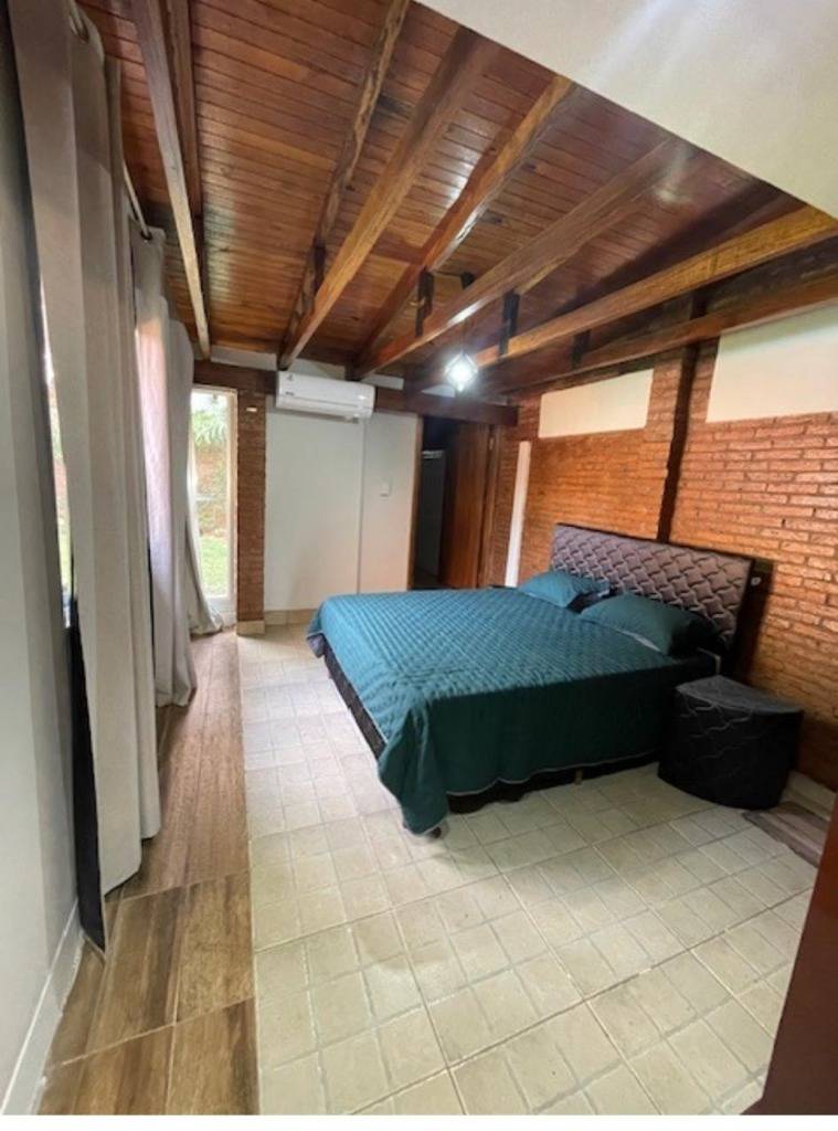 Incredible house in a residential neighborhood, for Sale in Encarnación - imagen 7