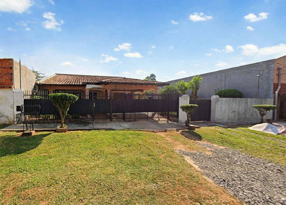 House for Sale in Mariano Roque Alonso, Central - 1