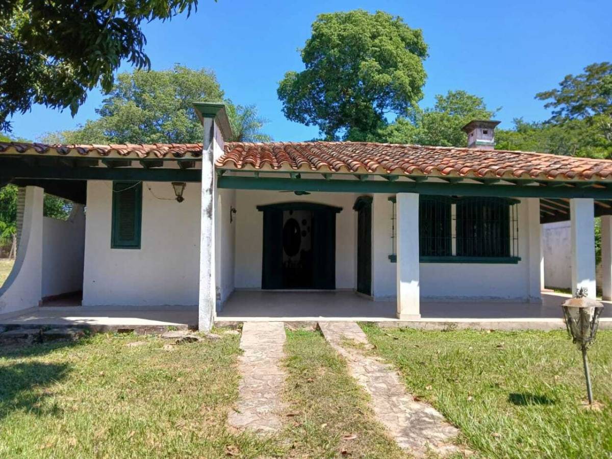 COLONIAL HOUSE WITH LARGE PATIO IN SAN BERNARDINO COUNTRY CLUB - imagen 3