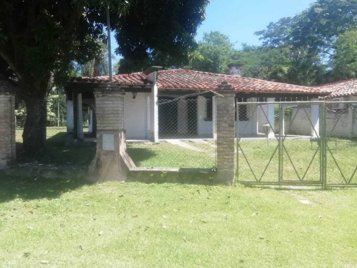 COLONIAL HOUSE WITH LARGE PATIO IN SAN BERNARDINO COUNTRY CLUB - imagen 15