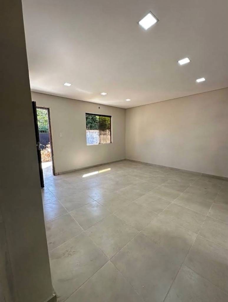 House in Lambaré – Supermercado Pueblo area, 479 m². - imagen 5