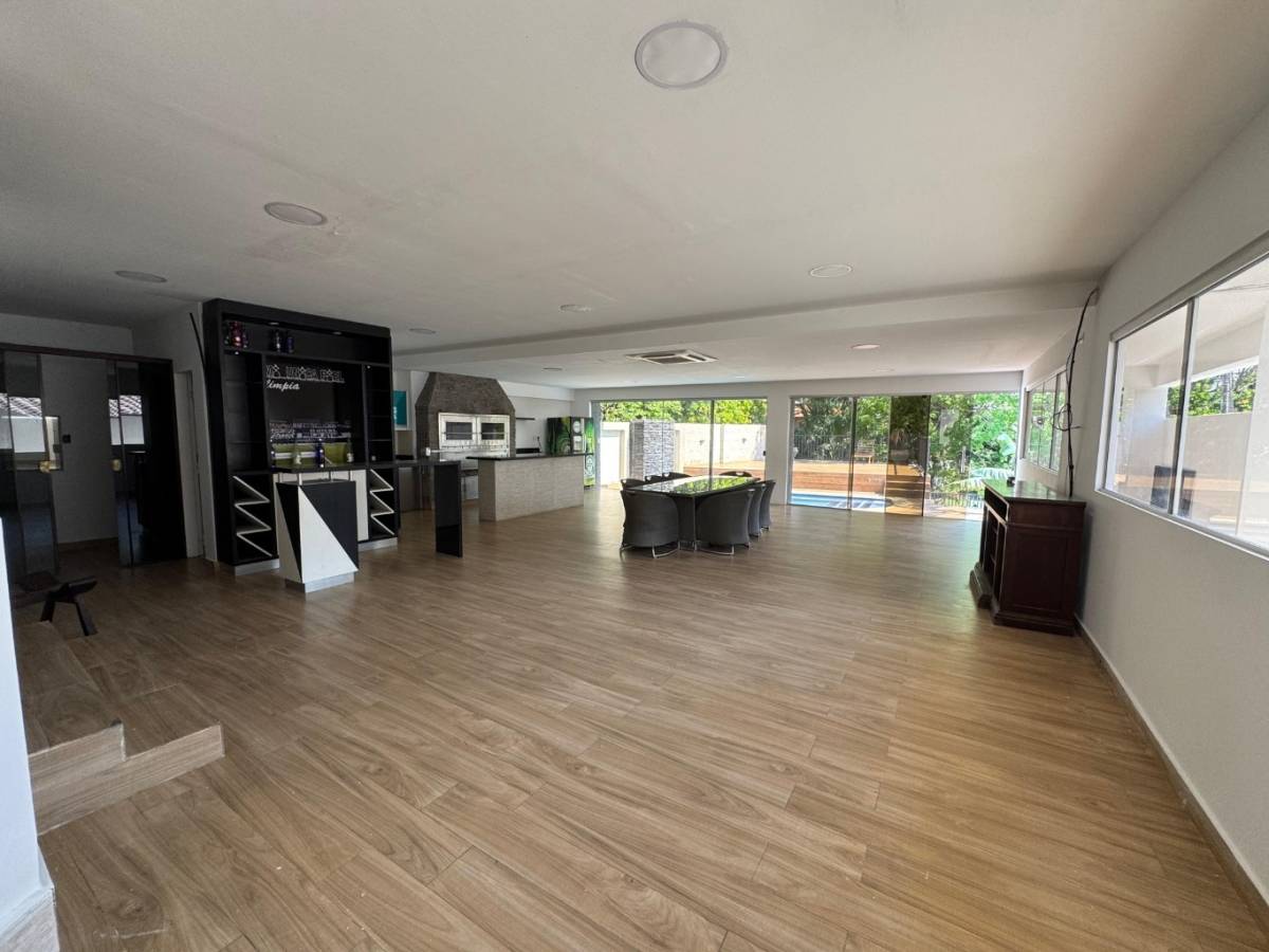 Spacious house for sale in Fernando North Zone - imagen 7
