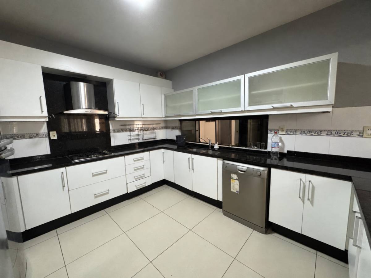 Spacious house for sale in Fernando North Zone - imagen 8