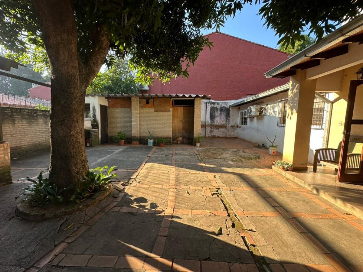 Vendo chalet en esquina en Barrio la Amistad-Luque - imagen 2