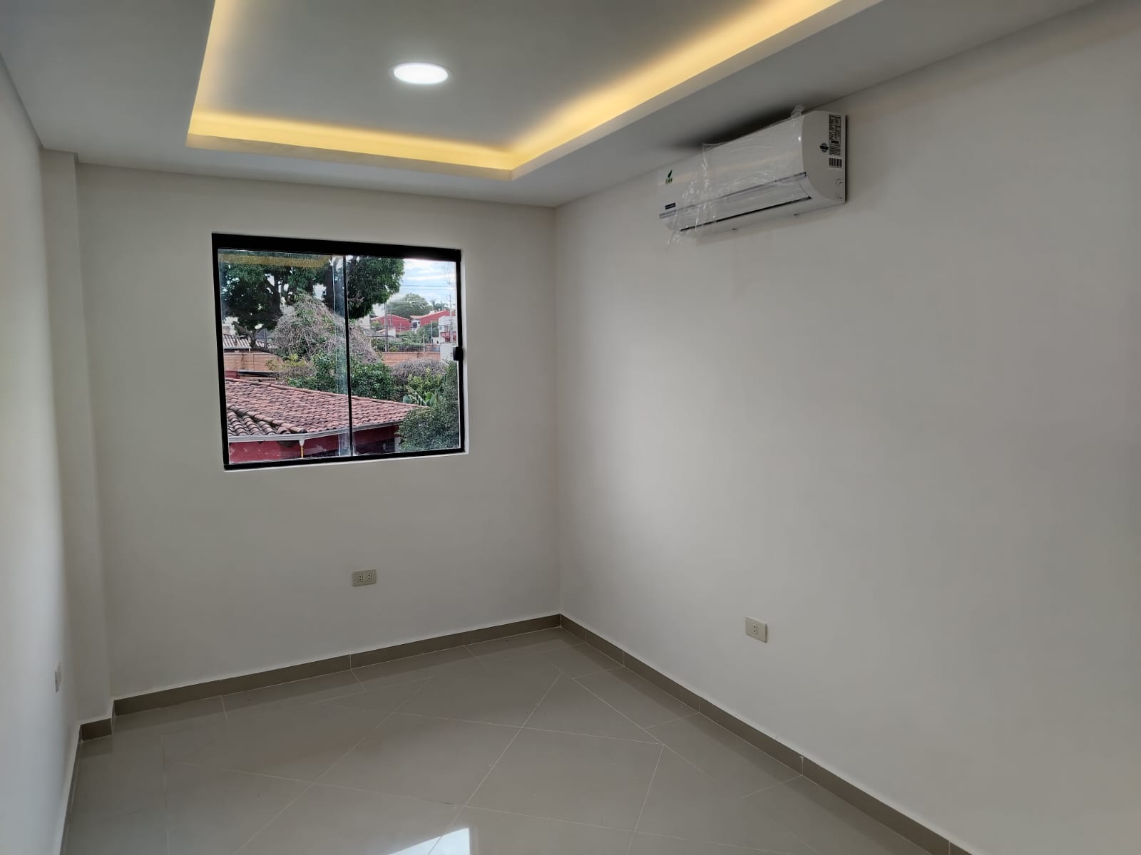 EN VENTA DEPARTAMENTO DE 2 DORM. A ESTRENAR EN LAMBARÉ, B° SAN RAFAEL - imagen 2